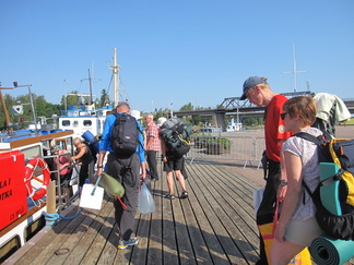 Matkaan lähdettiin Vikla I - aluksella Haminan Tervasaaresta.