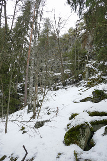 Jaanankallio kohoaa jyrkästi 