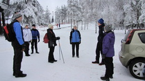 Kokoonuimme klo 9.30 lähtöä varten Sveitsin hiihtokeskukseen, Kulomäkeen.