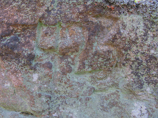 Koreakoivun saaressa on kolmen kunnan Sysmän, Padasjoen ja Kuhmoisten rajapyykki. Se on tietenkin siten myös kahden läänin rajakivi