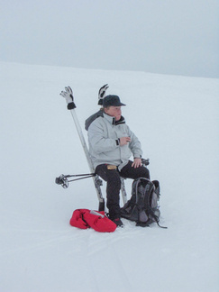 Istumapaikkoja on yksi/tunturihiihtäjä.