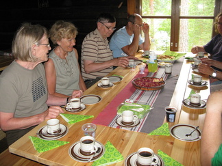 Tuvassa nautittiin kahvit.