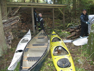 Melontakalustolle tehtiin tilaa puuvajassa.