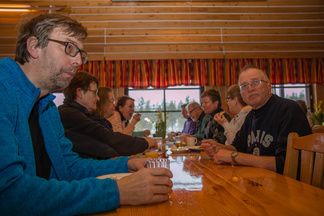 Päivän liikunnan jälkeen ruoka maistui päivällisellä.