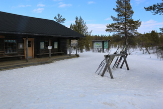 Luulammen päivätuvan yhteydessä toimii hiihtosesongin aikana latukahvio