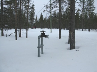 Laanilan välillä on ladun varressa vesipostit ladun lumetusta varten.