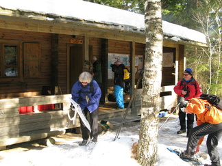 Saavumme tauolle Latu-Miiluun.