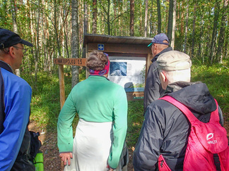 Koukkasimme vielä Pulkkilanharjun kautta. Kiertelimme luontopolun siellä Päijänteen kansallispuistoon kuuluvalla alueella.