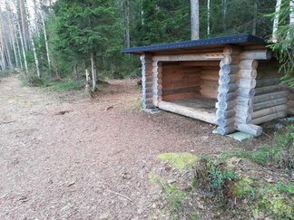 Laavu Iso-Kypärän länsirannalla