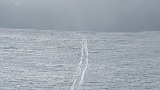 Hiihtäjä on mennyt tunturissa...