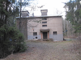 Ahdenkallion tien varrella kuivurin kohdalla...