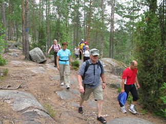 ..ja kallioita pitkin.