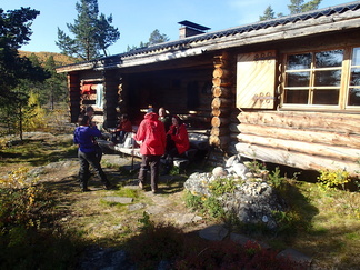 Kuistilla vaihdettiin kokemuksia.