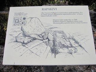 Sunnuntaina aamupäivällä kiertelimme saaren rannoilla.