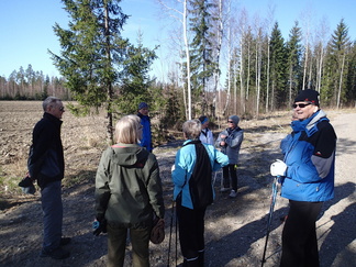 Mäen allakin taukoiltiin.