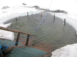 Mutta vieressähän odotta kirkas kaltio...