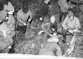 Pikkujoulutunnelmaa v. 1975 Latu-Miilun tontilla.