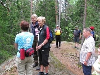 Kun Haltia oli nähty, lähdimme pikku lenkille Haukkalammin ympäri.