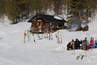 Rumakurussa on myös ikivanha päivätupa, joka on myös kovassa käytössä ja suosiossa!