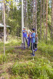 Leiri päättyi viirin laskuun