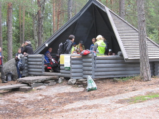 Laavulla oli meille keitetty nokipannukahvit. Kiitos Espoon Ladun!