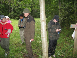 Kaksoislammilta palattuamme suuntasimme yhdessä toiselle luontopolulle.