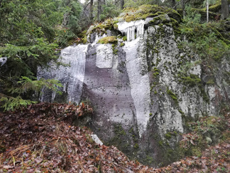 Paannejää valui ja paukahteli