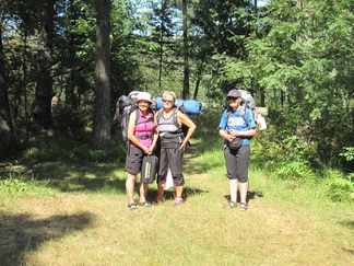 Sunnuntai-iltapäivällä kolmen aikoihin leiri on purettu ja kotimatka alkaa.