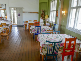 Keltaisen talon kahvila.