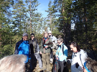 Paikalla Timo tiedusteli, muistaisiko kukaan mikä oli paikan aiempi nimi. Vastauskin tiedettiin, kuvaaja vaan ei muista.