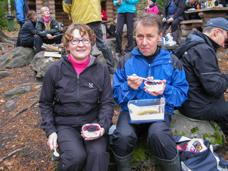 No, oikeasti se oli turkkilaista jugurttia ja marjoja. Hyvää!