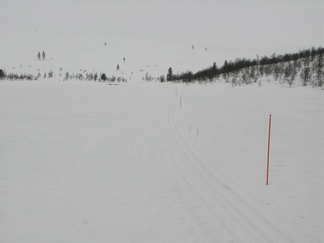 Rautulampi on 347 m merenpinnan yläpuolella.