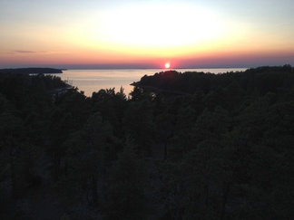 Aurinko laski noin klo 22.