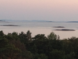 Horisontissa näkyy Suursaari.