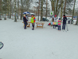 Naapurinamme Perttulassa oli Ympäristönsuojeluyhdistyksen väki.