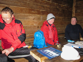 Lämmin tuli ainakin lapion varresta kiinnipitäneelle...