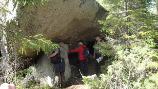 Tätä luonnon tarjoamaa sateensuojaa ei tällä kertaa tarvittu.