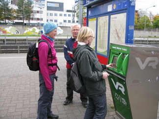 Matkasimme tälläkertaa julkisella liikennevälineellä kohti retkikohdettamme....