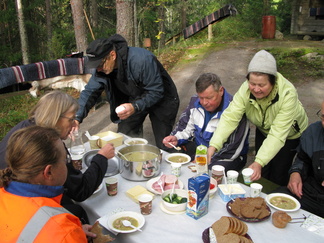 Siellä se sopassa herne etsii kaveriaan ...