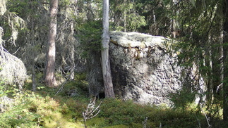 Edellisen jääkauden merkkeinä siellä täällä näkyi suuria vahoja.