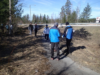 Välillä 'eksyttiin' lähes poluttomalle metsätaipaleelle.